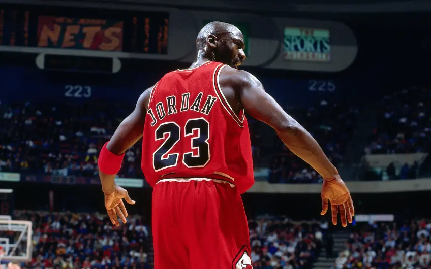Michael Jordan's Chicago Bulls shirt sold for $ 10 million