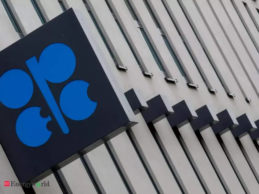 Oil falls 1.5% ahead of OPEC+ meet as EU failure to cap Russ oil prices pares losses