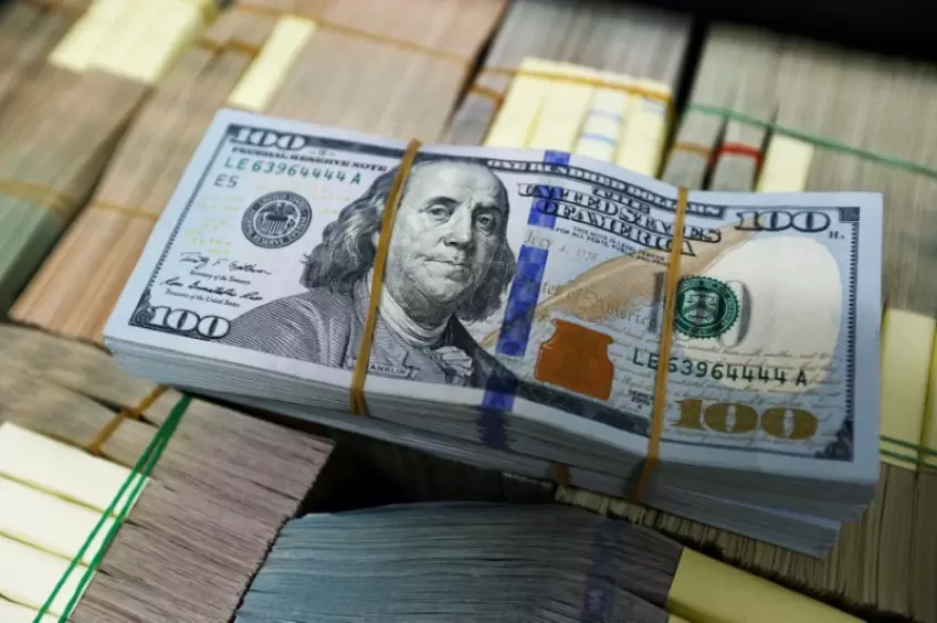 Dollar snaps three-day losing run as selling pressures ease, sheds 0.6% in the week